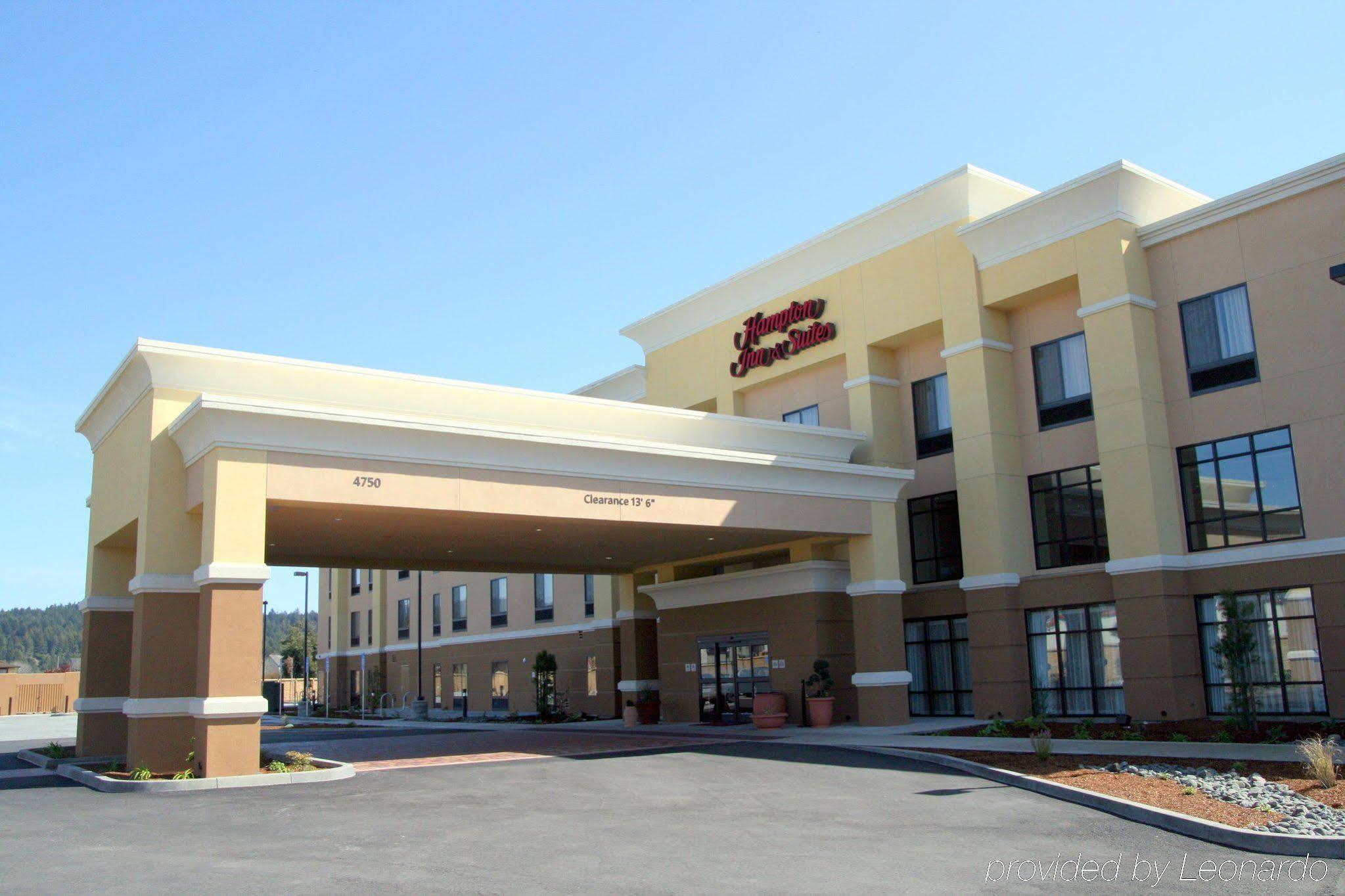 Hampton Inn & Suites Arcata Exterior photo